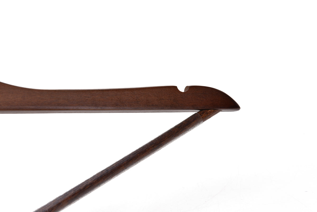 W010 – Semi-Curved Wooden Suit Hanger with Non-Slip Bar – 17.5" – Walnut / Gold Hook